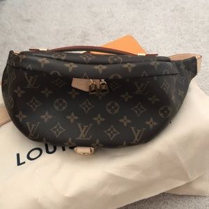 MONOGRAM LOUIS VUITTON BUMBAG